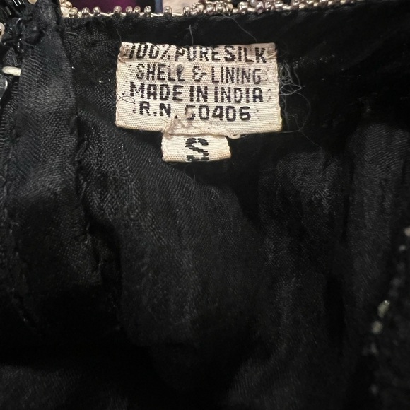 Cache vintage 100% silk black and gold long sleeve fully sequins and beaded gown - Picture 16 of 16